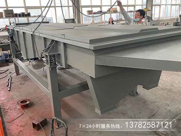 无粘性干式粉末、颗粒物料的筛分和除杂选用直线筛